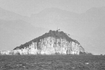 faro isola del tino